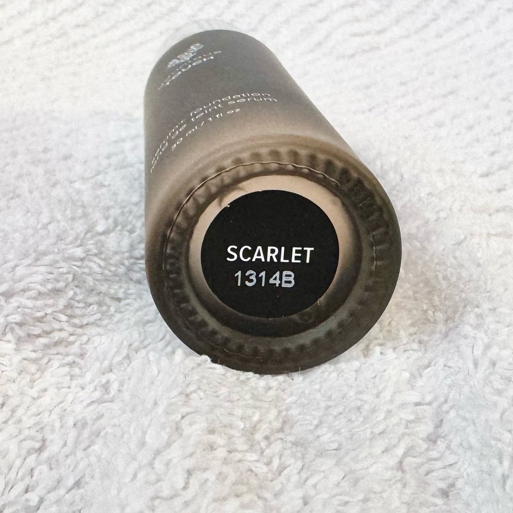 Younique Touch Serum Foundation in Scarlet - Picture 3 of 8